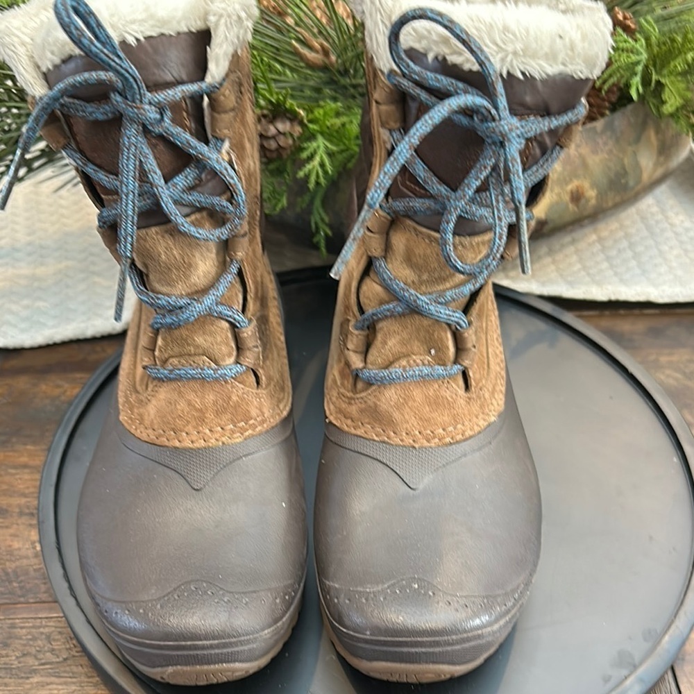 The North Face Women’s Brown Winter Boots - Picture 6 of 6